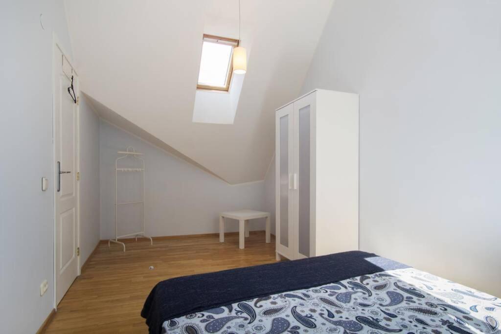 Private Sauna & 4 Bedrooms Old Town Rooftop Apartment Vilnius Exterior photo