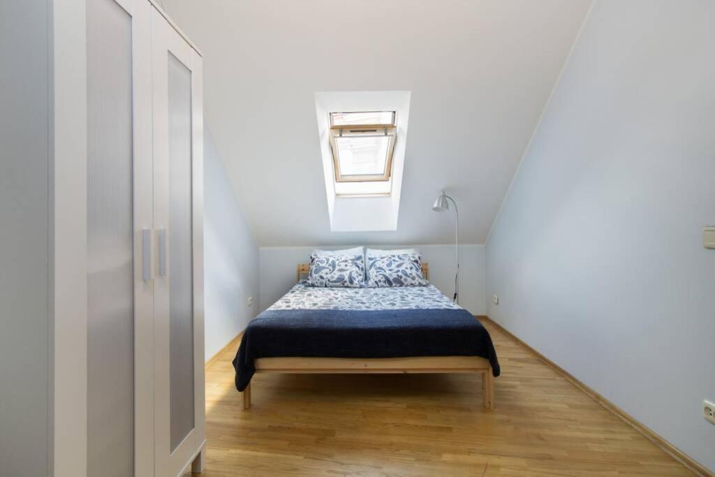 Private Sauna & 4 Bedrooms Old Town Rooftop Apartment Vilnius Exterior photo